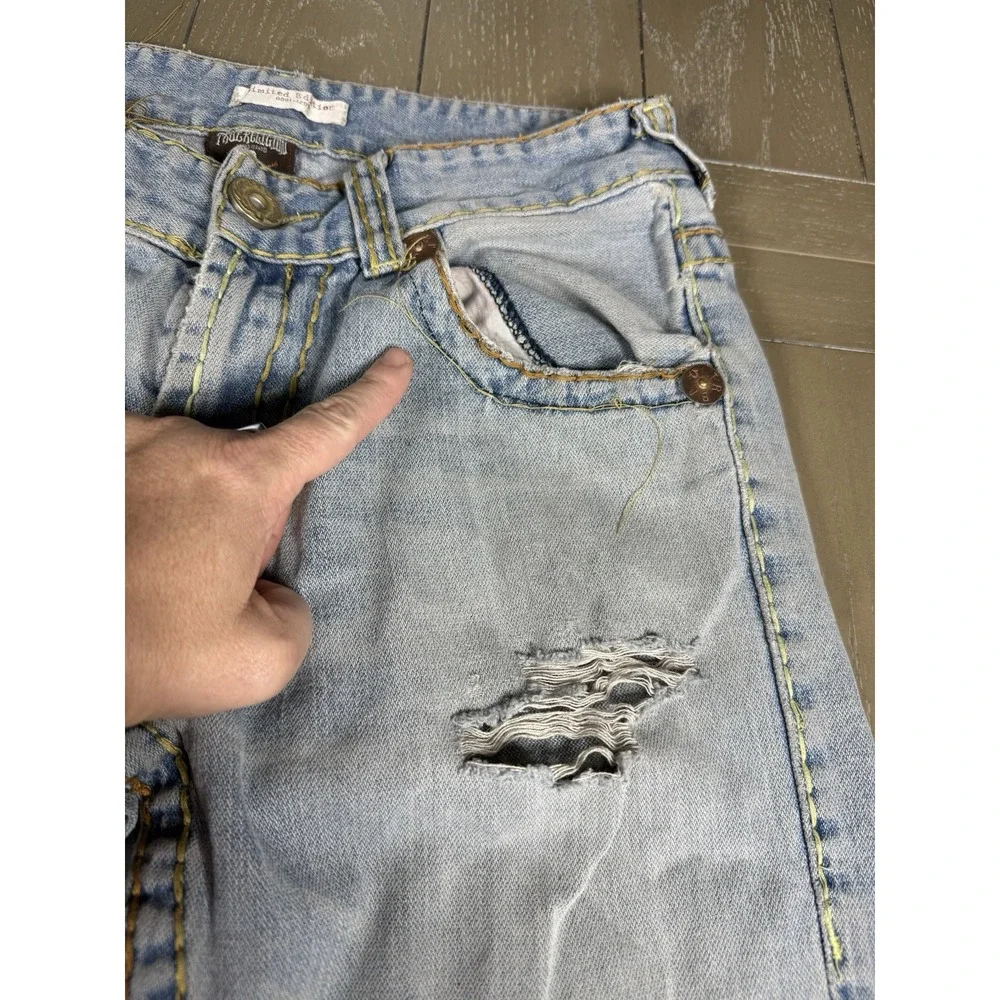 True Religion Jeans Mens 32 Light Wash Blue Limited Edition Big T Straight‎ Leg